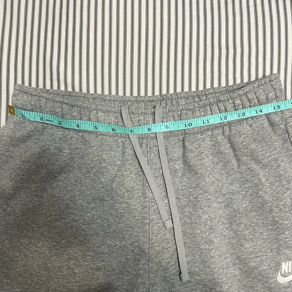 Nike Grey Sweatpants Athletic Comfort Tapered - Picture 4 of 5